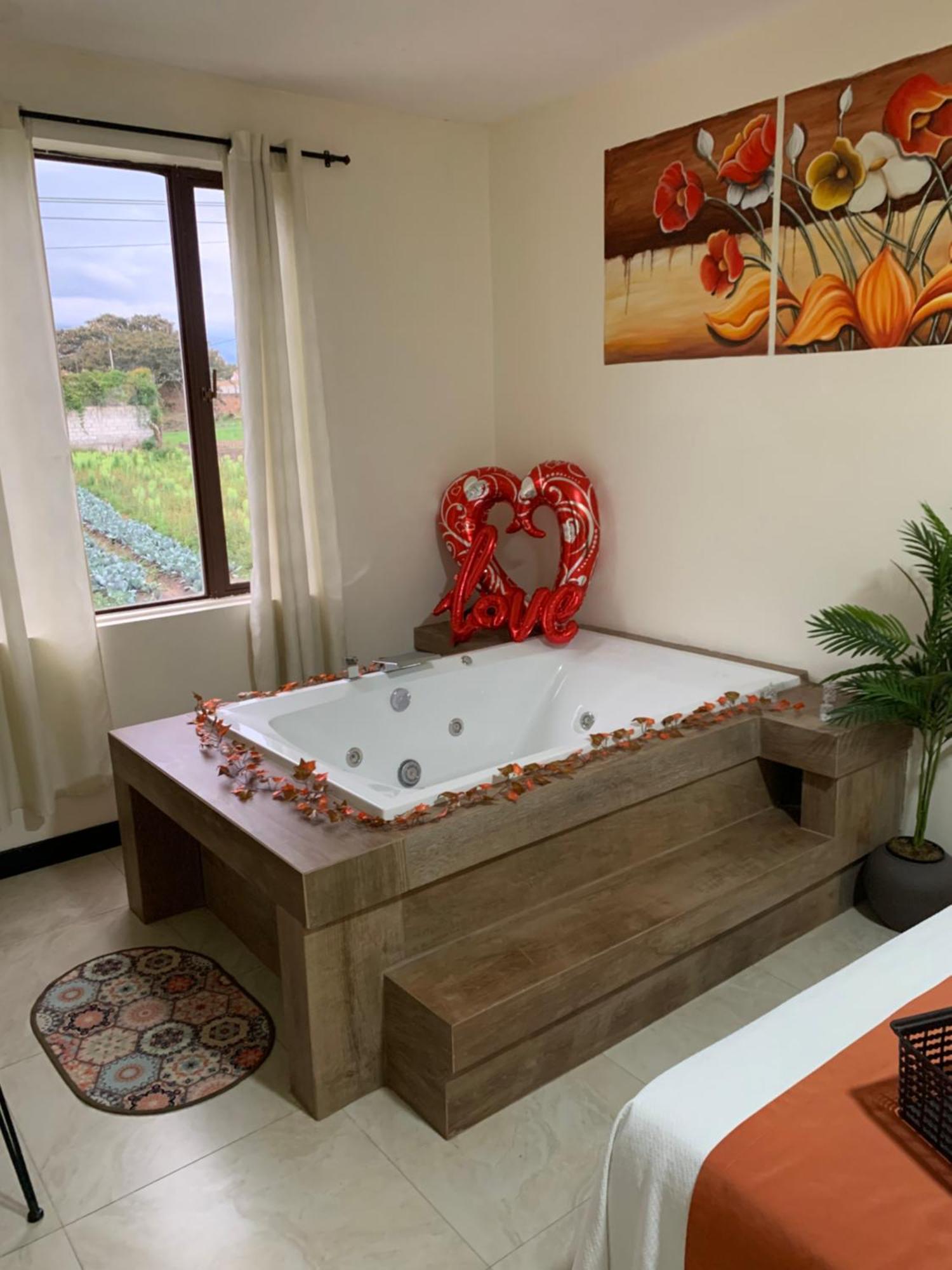 Hotel Las Mercedes Airport-Quito Tababela Eksteriør bilde