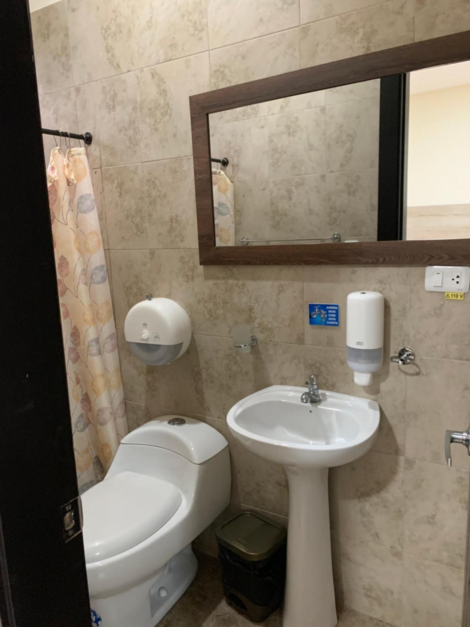 Hotel Las Mercedes Airport-Quito Tababela Eksteriør bilde