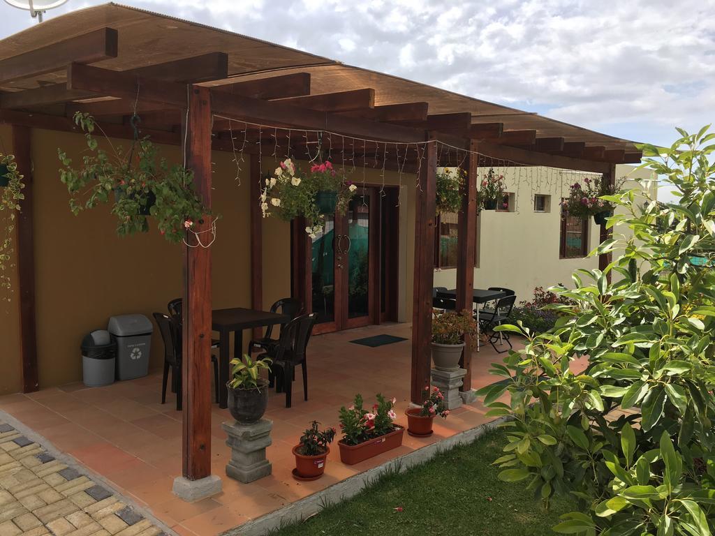 Hotel Las Mercedes Airport-Quito Tababela Eksteriør bilde