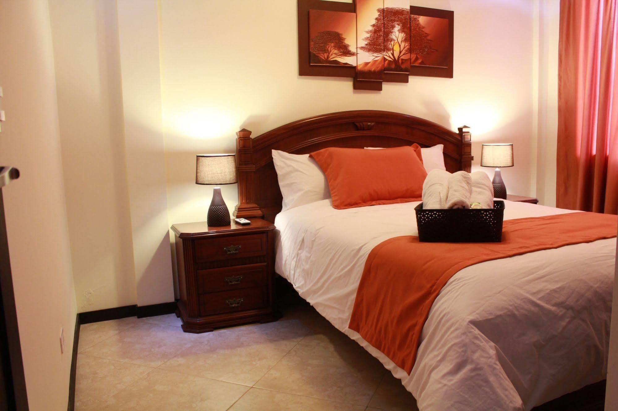Hotel Las Mercedes Airport-Quito Tababela Eksteriør bilde