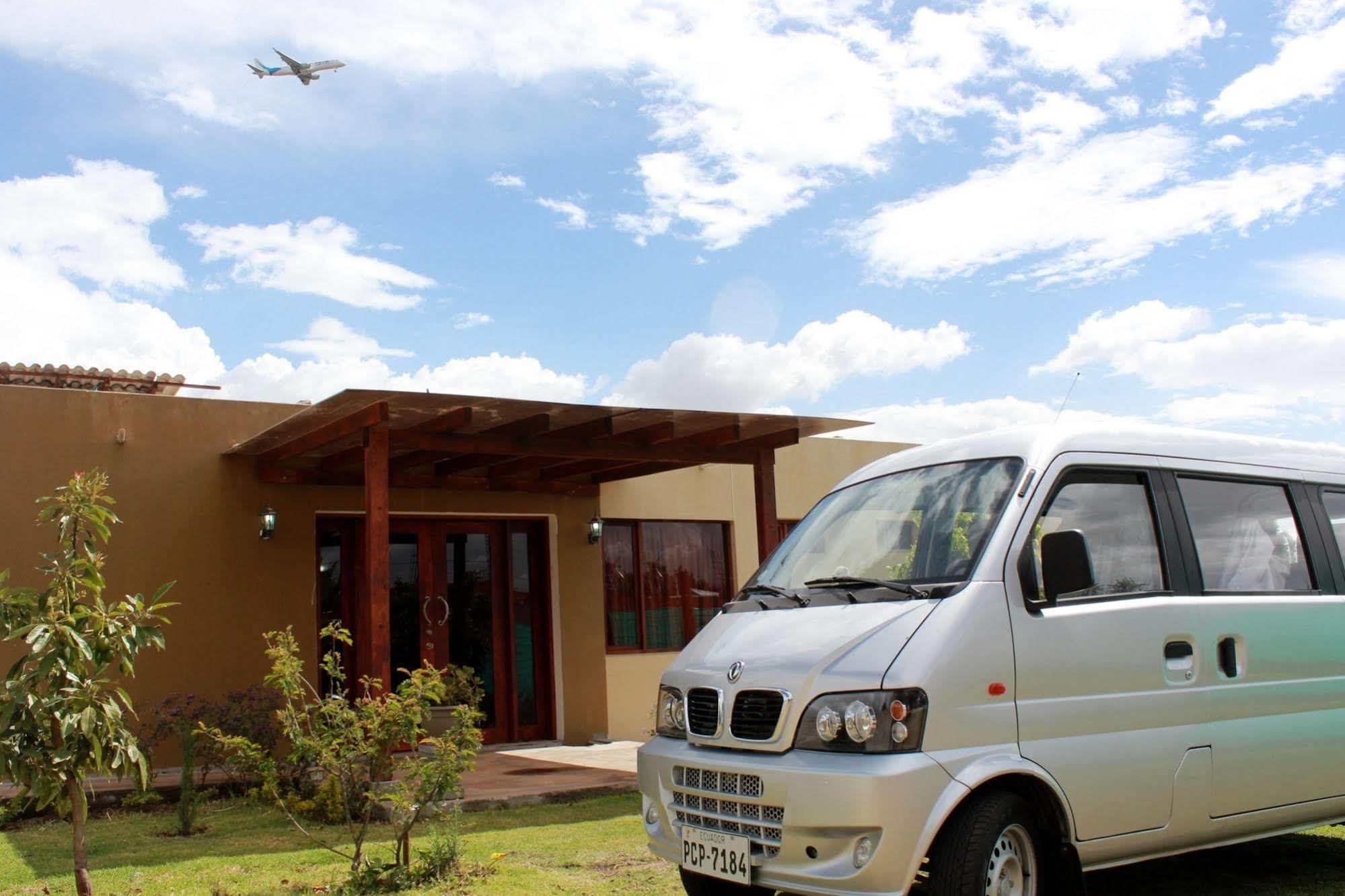 Hotel Las Mercedes Airport-Quito Tababela Eksteriør bilde