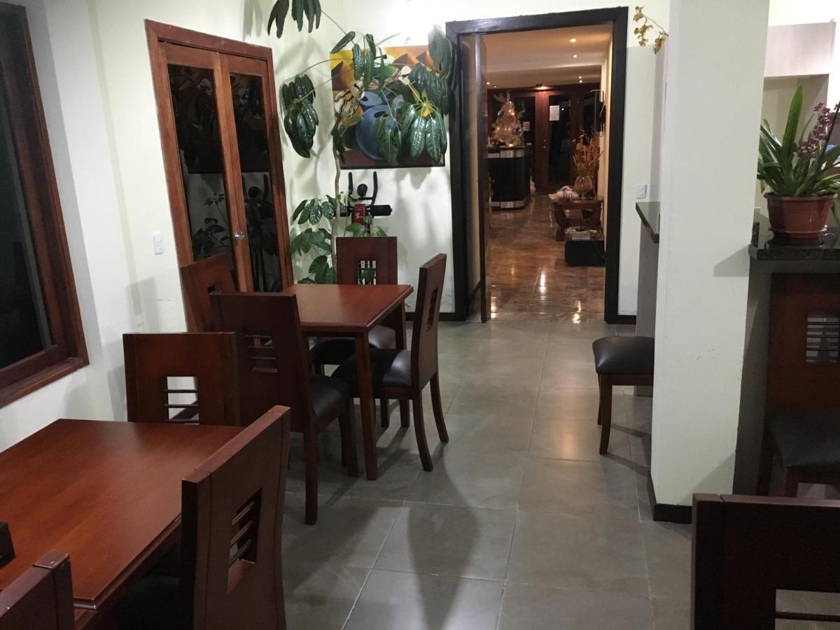 Hotel Las Mercedes Airport-Quito Tababela Eksteriør bilde