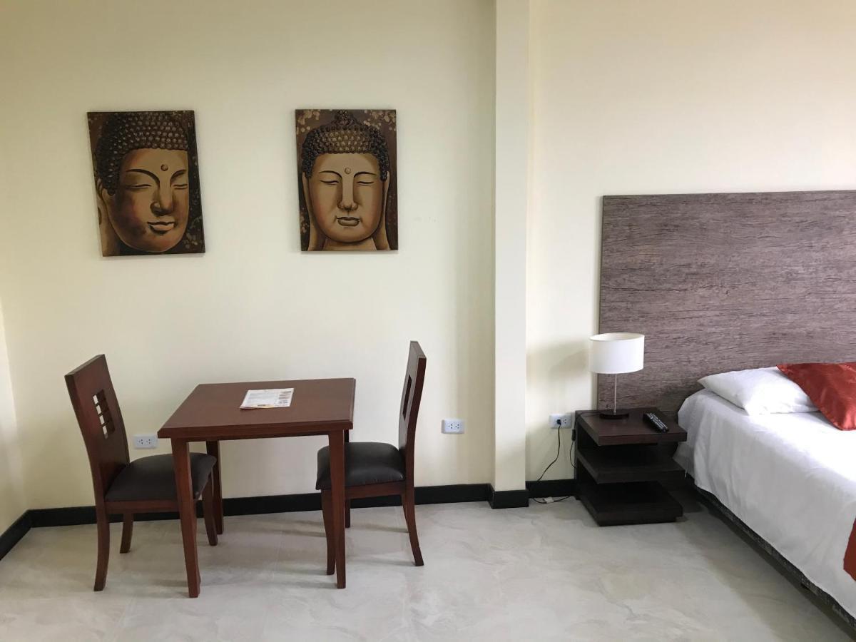 Hotel Las Mercedes Airport-Quito Tababela Eksteriør bilde